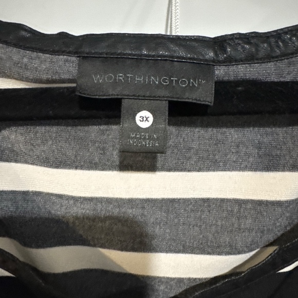 Worthington Black & White Striped Top – Size 3X - Picture 3 of 4